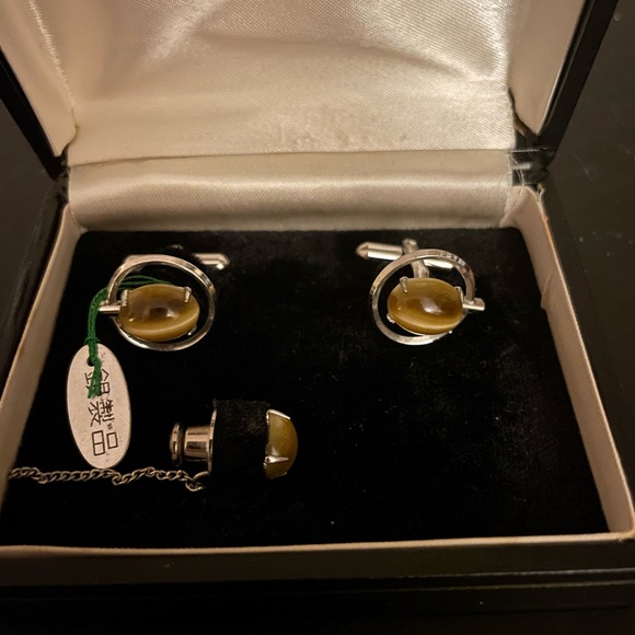 Beautiful Vintage Tiger Eye cuff Links and tie pin. - Picture 3 of 5